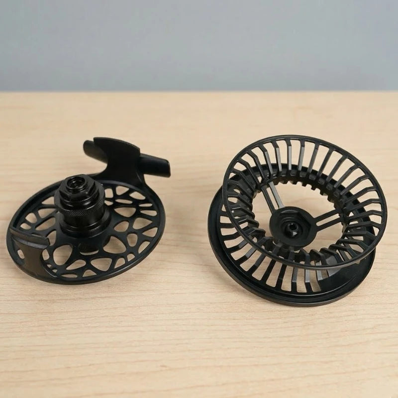Deux moulinets Axon Shield — différentes tailles pour la pêche à la mouche eau douce et eau salée