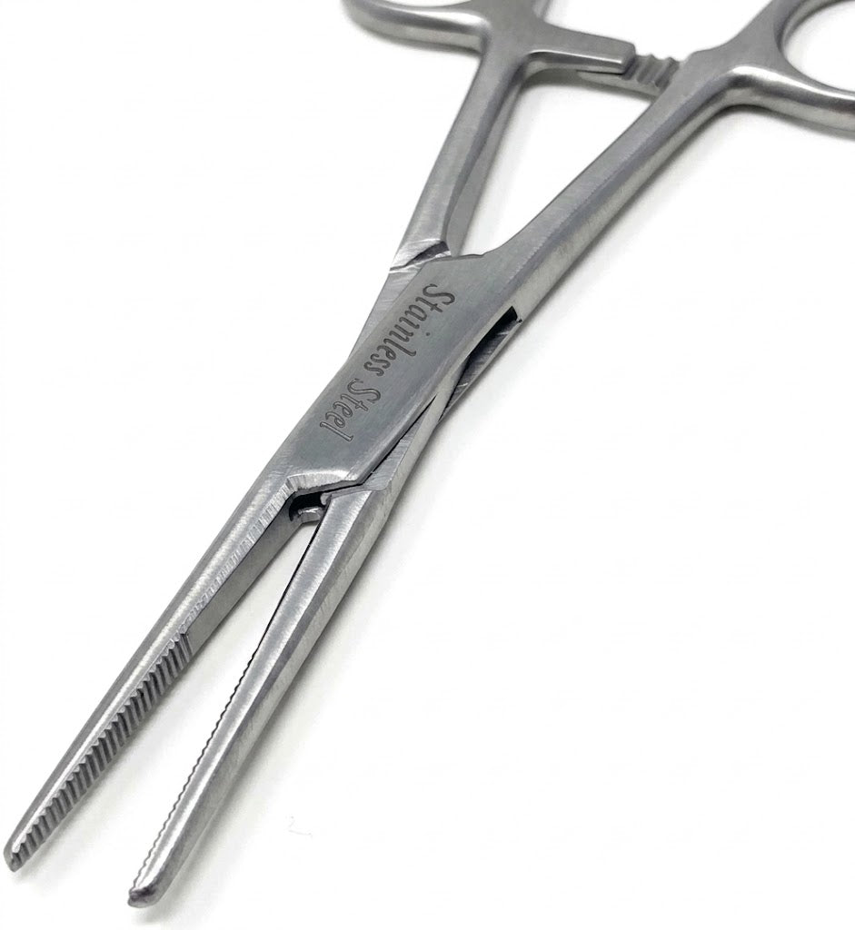 Pince forsep droite acier inoxydable pêche à la mouche fond blanc